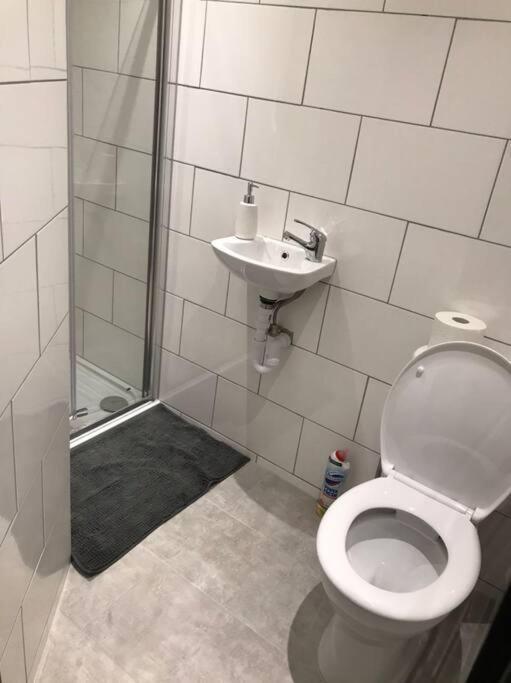 Bedfont House Apartment Hillingdon Ngoại thất bức ảnh